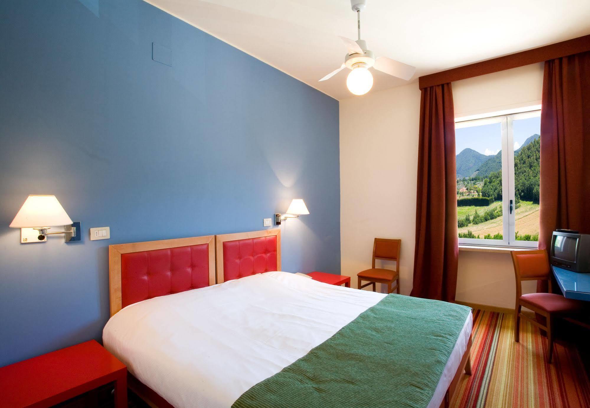 Lh Hotel Arca Street Art Spoleto Kültér fotó